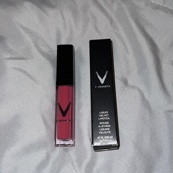 🆕 V KOSMETIKS Creamy Liquid Velvet Lipstick
Bubbly - Picture 2 of 3
